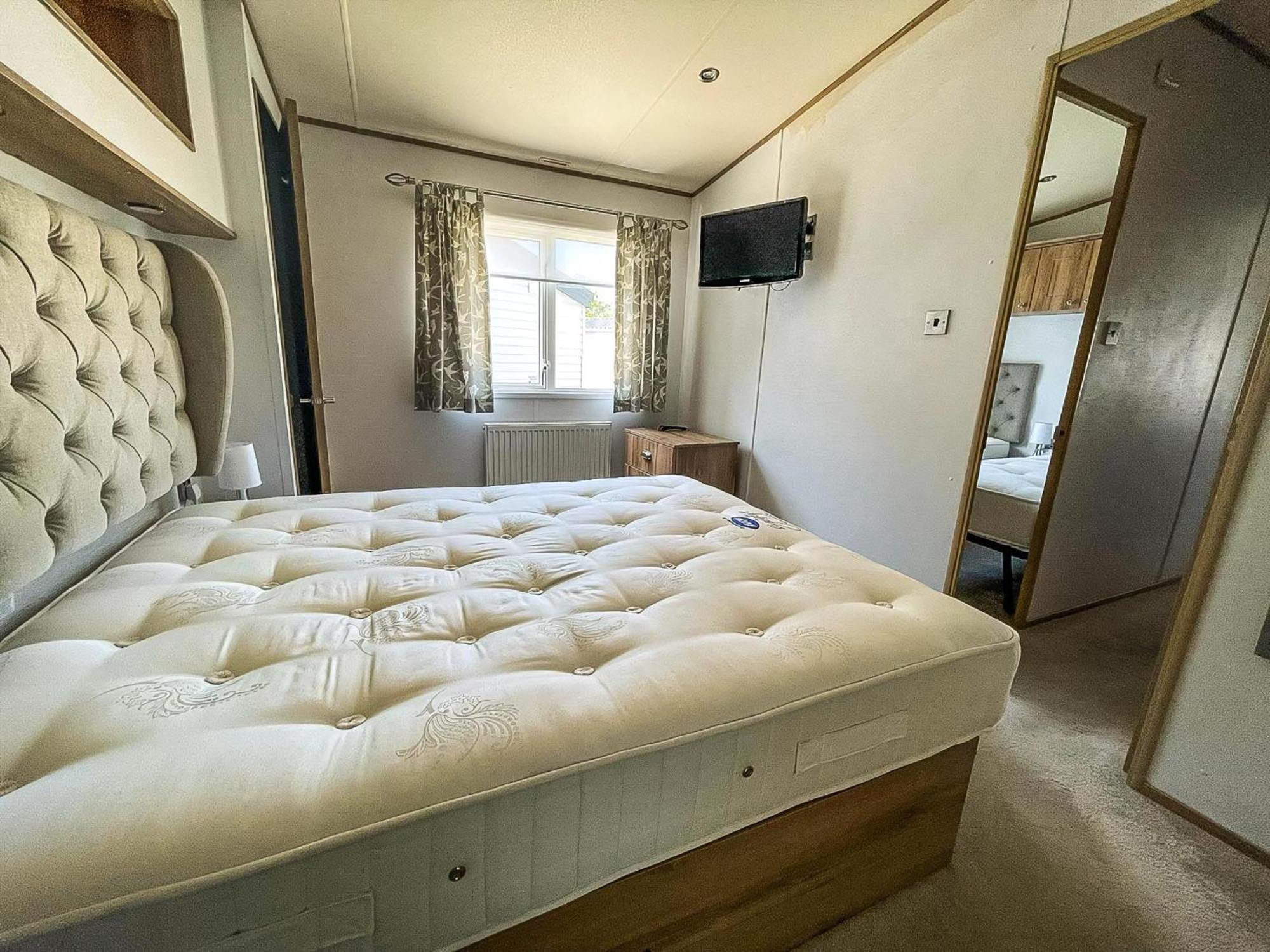 Beautiful Caravan With Decking At Carlton Meres Holiday Park, Suffolk Ref 60022M Saxmundham Exteriér fotografie
