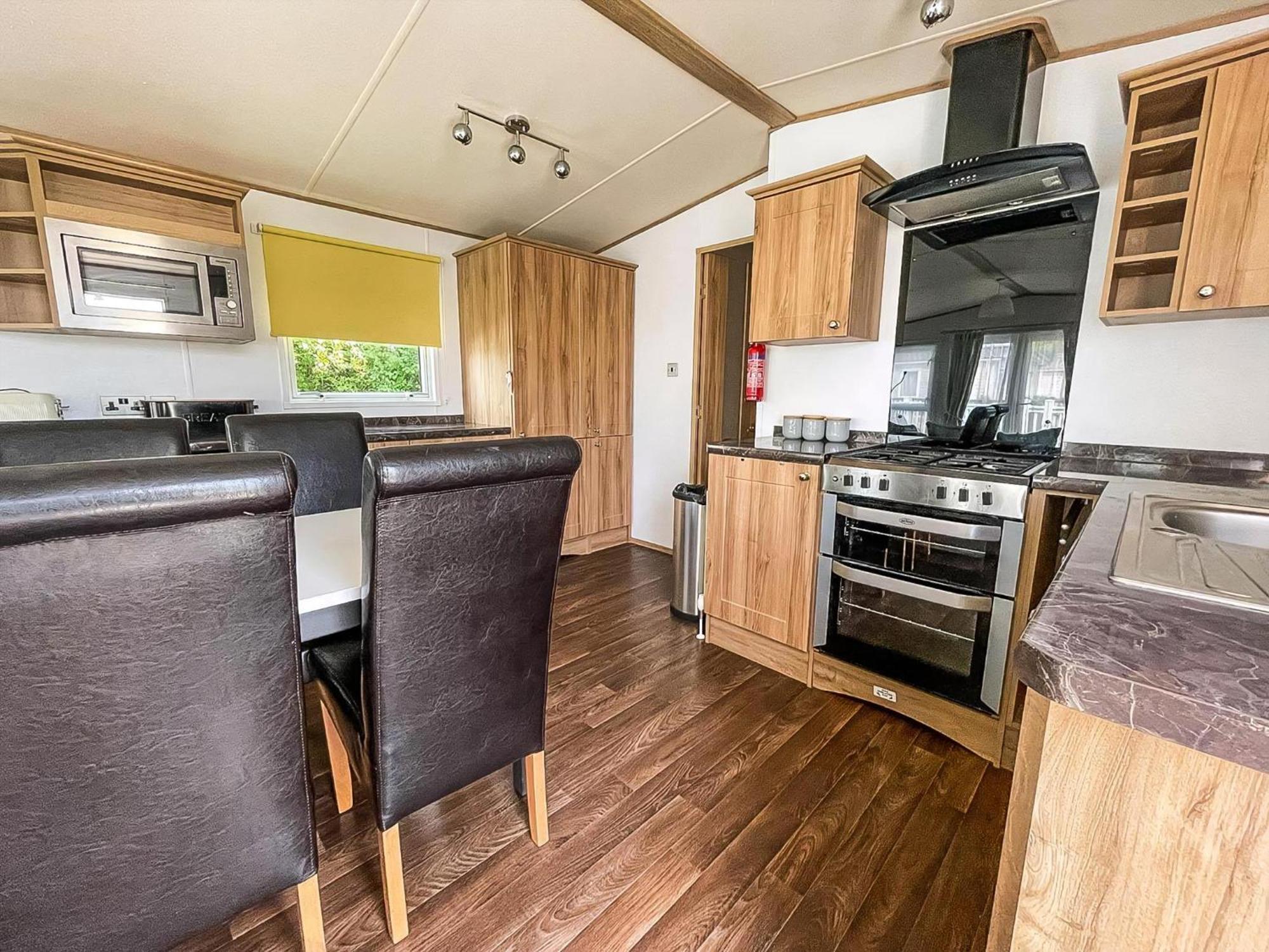 Beautiful Caravan With Decking At Carlton Meres Holiday Park, Suffolk Ref 60022M Saxmundham Exteriér fotografie