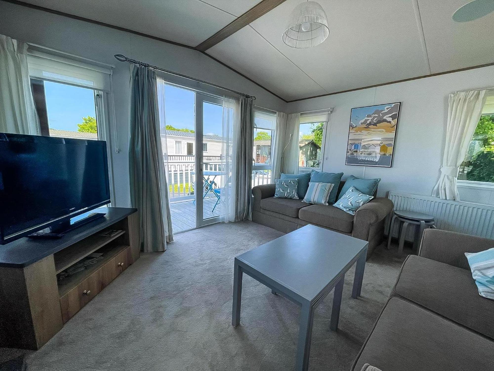 Beautiful Caravan With Decking At Carlton Meres Holiday Park, Suffolk Ref 60022M Saxmundham Exteriér fotografie