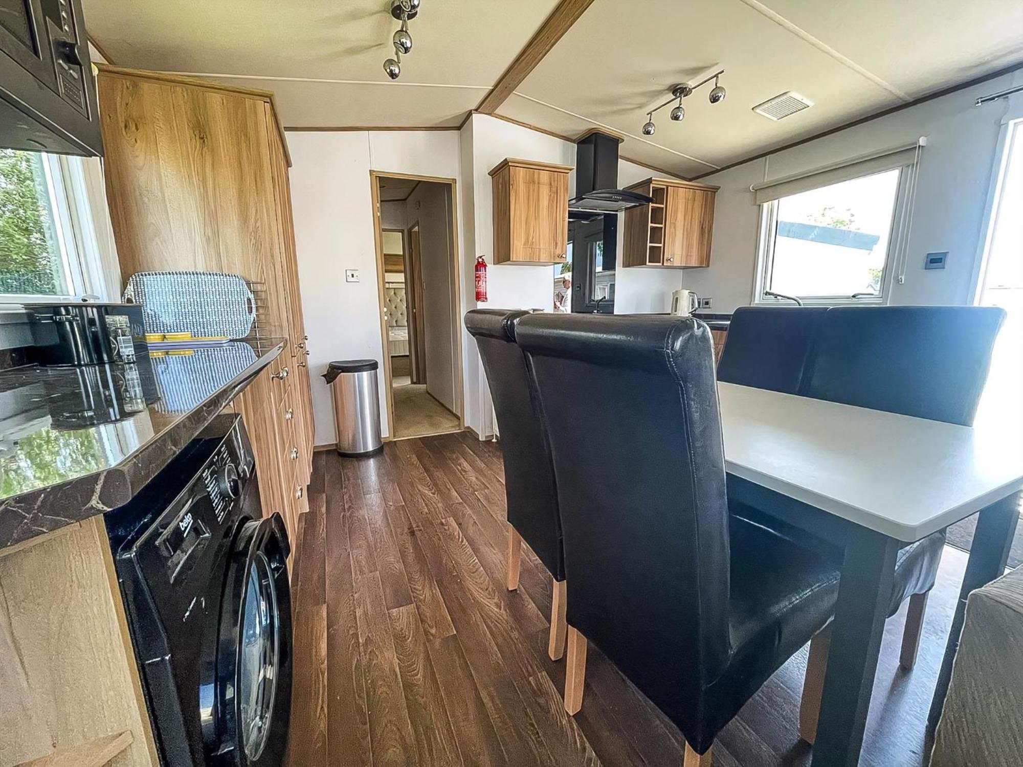 Beautiful Caravan With Decking At Carlton Meres Holiday Park, Suffolk Ref 60022M Saxmundham Exteriér fotografie